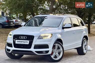Позашляховик / Кросовер Audi Q7 2014 в 