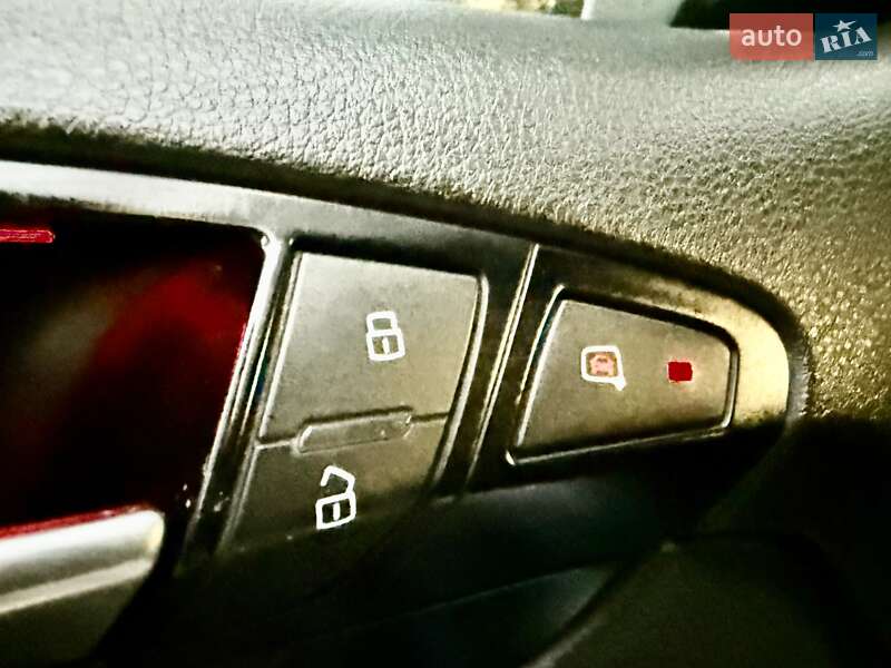Позашляховик / Кросовер Audi Q7 2014 в Одесі