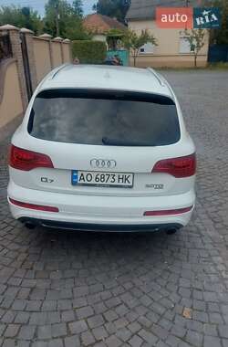 Позашляховик / Кросовер Audi Q7 2010 в 