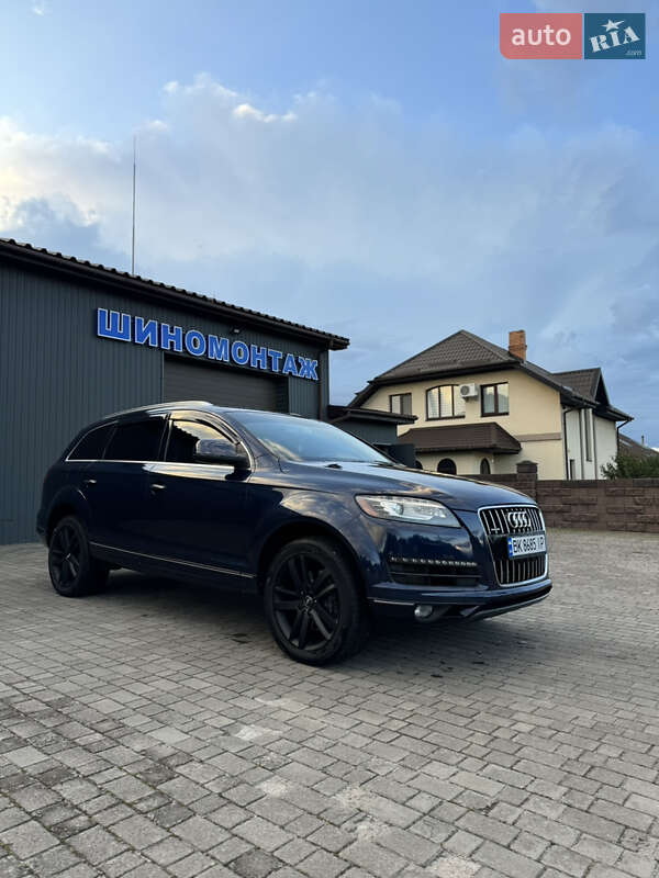 Позашляховик / Кросовер Audi Q7 2012 в Сарнах