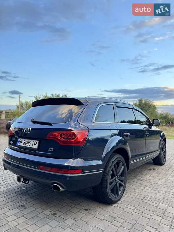 Позашляховик / Кросовер Audi Q7 2012 в Сарнах