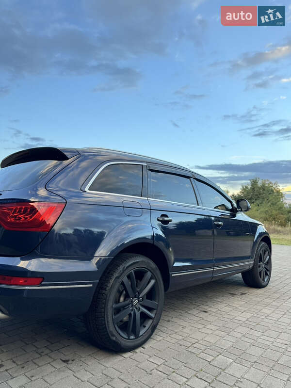 Позашляховик / Кросовер Audi Q7 2012 в Сарнах