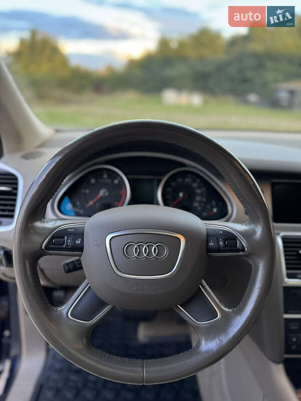 Позашляховик / Кросовер Audi Q7 2012 в Сарнах