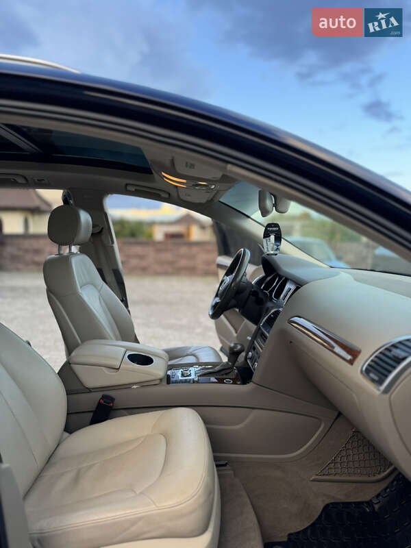 Позашляховик / Кросовер Audi Q7 2012 в Сарнах