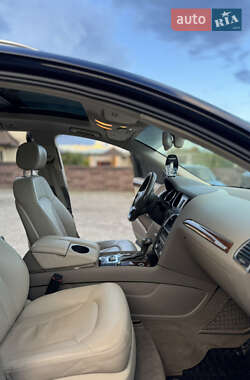 Позашляховик / Кросовер Audi Q7 2012 в 
