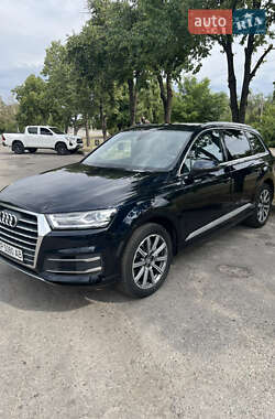 Внедорожник / Кроссовер Audi Q7 2017 в 