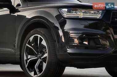 Внедорожник / Кроссовер Audi Q7 2017 в 