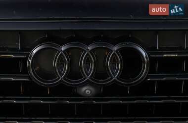 Внедорожник / Кроссовер Audi Q7 2017 в 