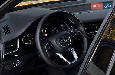 Внедорожник / Кроссовер Audi Q7 2017 в 