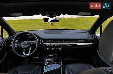 Внедорожник / Кроссовер Audi Q7 2017 в 