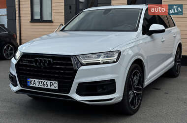 Внедорожник / Кроссовер Audi Q7 2017 в 