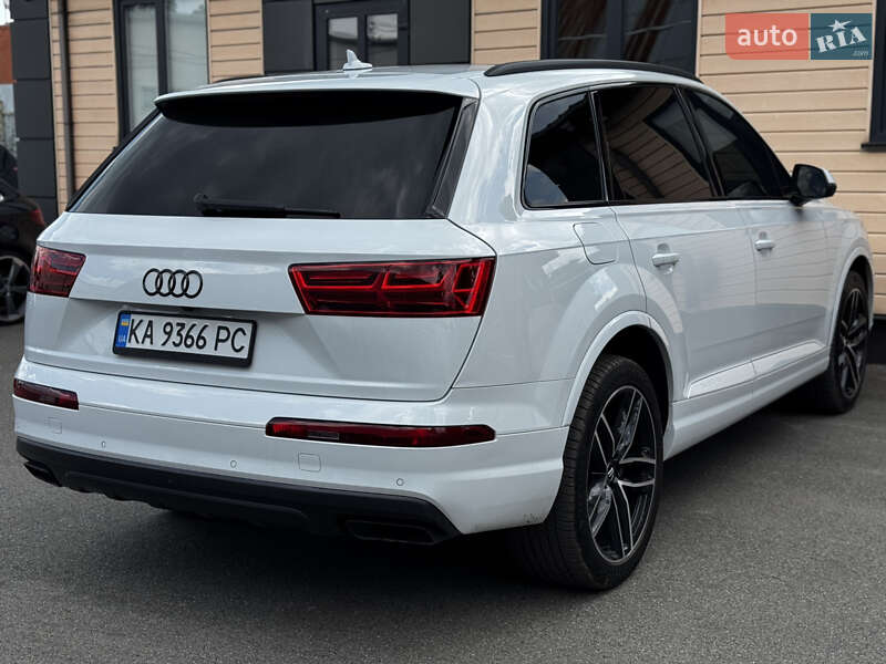 Внедорожник / Кроссовер Audi Q7 2017 в Киеве