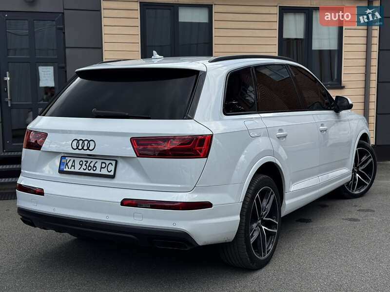 Внедорожник / Кроссовер Audi Q7 2017 в Киеве