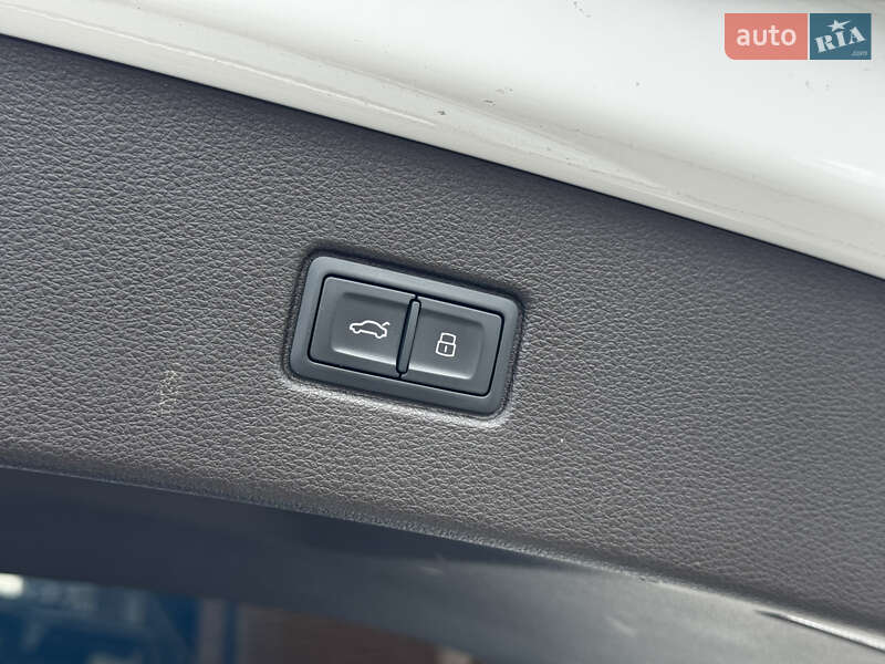 Внедорожник / Кроссовер Audi Q7 2017 в Киеве