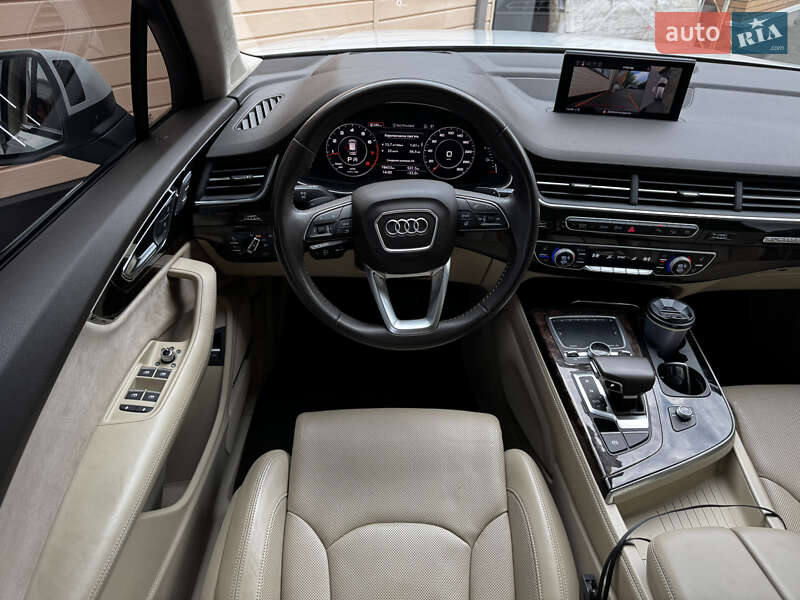 Внедорожник / Кроссовер Audi Q7 2017 в Киеве