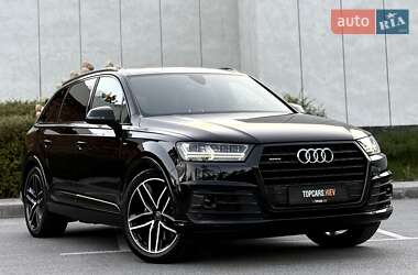 Позашляховик / Кросовер Audi Q7 2017 в 