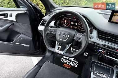 Позашляховик / Кросовер Audi Q7 2017 в 