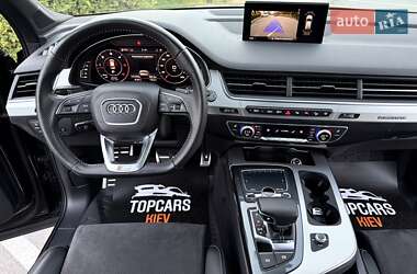 Позашляховик / Кросовер Audi Q7 2017 в 