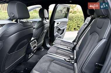 Позашляховик / Кросовер Audi Q7 2017 в 