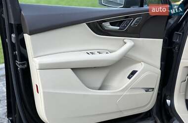 Внедорожник / Кроссовер Audi Q7 2018 в 