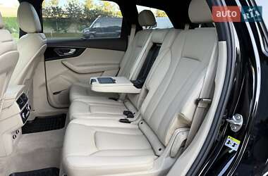 Внедорожник / Кроссовер Audi Q7 2018 в 
