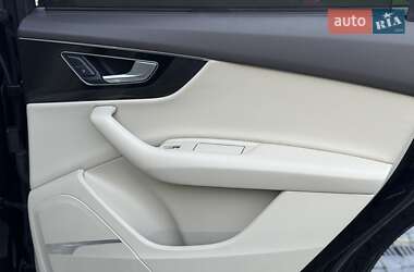 Внедорожник / Кроссовер Audi Q7 2018 в 