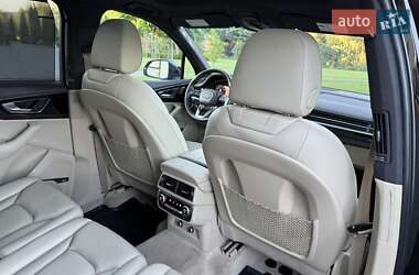 Внедорожник / Кроссовер Audi Q7 2018 в 