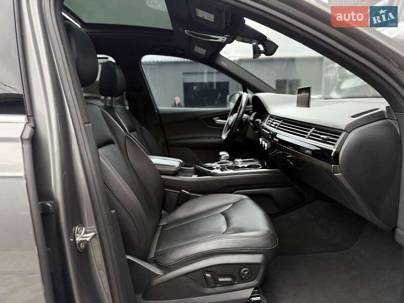 Внедорожник / Кроссовер Audi Q7 2017 в Львове