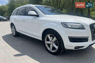 Позашляховик / Кросовер Audi Q7 2010 в 