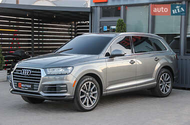 Внедорожник / Кроссовер Audi Q7 2016 в 