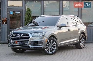 Внедорожник / Кроссовер Audi Q7 2016 в 