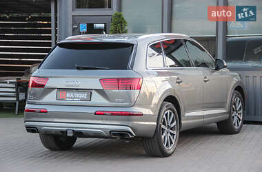 Внедорожник / Кроссовер Audi Q7 2016 в 