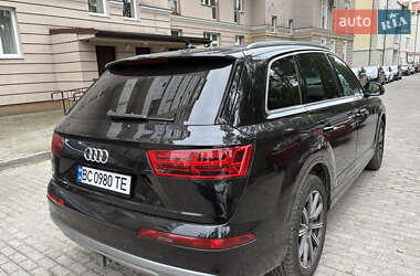 Позашляховик / Кросовер Audi Q7 2018 в 