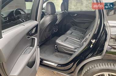 Позашляховик / Кросовер Audi Q7 2016 в 