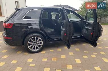 Позашляховик / Кросовер Audi Q7 2016 в 