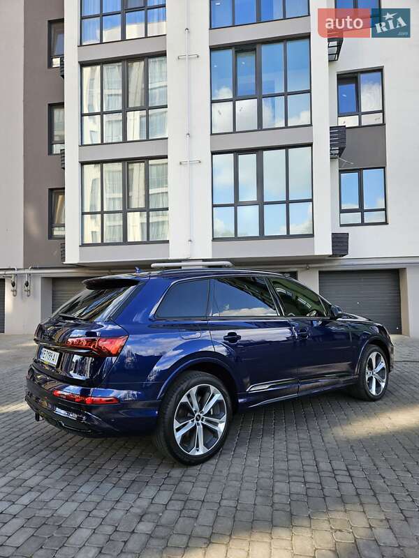 Позашляховик / Кросовер Audi Q7 2021 в Дніпрі
