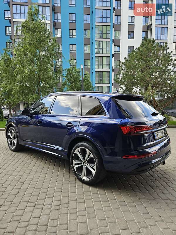 Позашляховик / Кросовер Audi Q7 2021 в Дніпрі