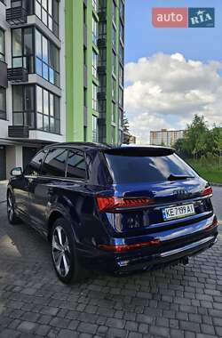 Внедорожник / Кроссовер Audi Q7 2021 в 