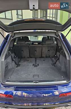 Внедорожник / Кроссовер Audi Q7 2021 в 
