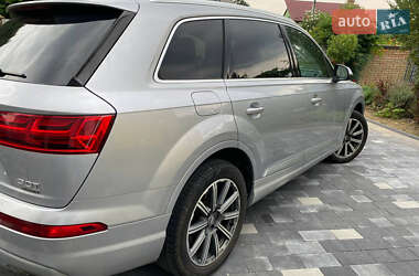 Позашляховик / Кросовер Audi Q7 2016 в 