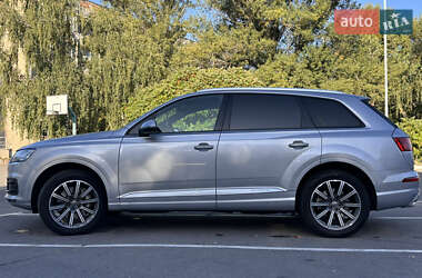 Позашляховик / Кросовер Audi Q7 2018 в 