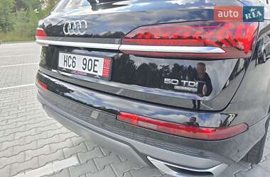 Позашляховик / Кросовер Audi Q7 2020 в 