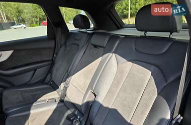 Позашляховик / Кросовер Audi Q7 2020 в 