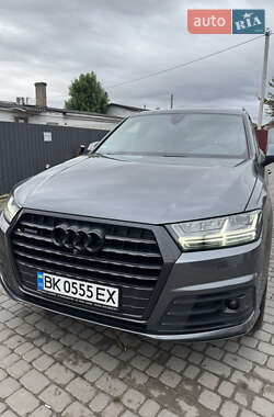 Внедорожник / Кроссовер Audi Q7 2017 в Рокитном