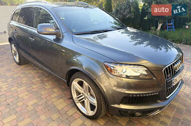 Позашляховик / Кросовер Audi Q7 2011 в 