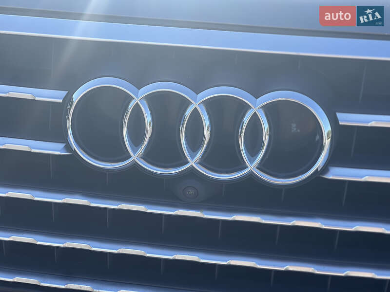 Позашляховик / Кросовер Audi Q7 2016 в Стрию
