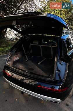 Внедорожник / Кроссовер Audi Q7 2016 в 