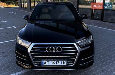 Внедорожник / Кроссовер Audi Q7 2016 в 