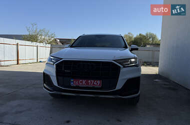 Позашляховик / Кросовер Audi Q7 2020 в 