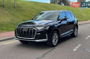 Позашляховик / Кросовер Audi Q7 2020 в 